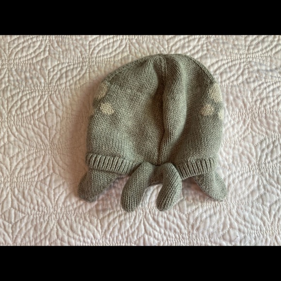 0-3 Gap Whale Hat - Picture 3 of 3